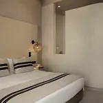 Yi Mykonos Ελιά