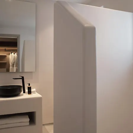 Yi Mykonos فندق